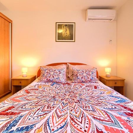 Apartman Noel Krk Town Exterior photo