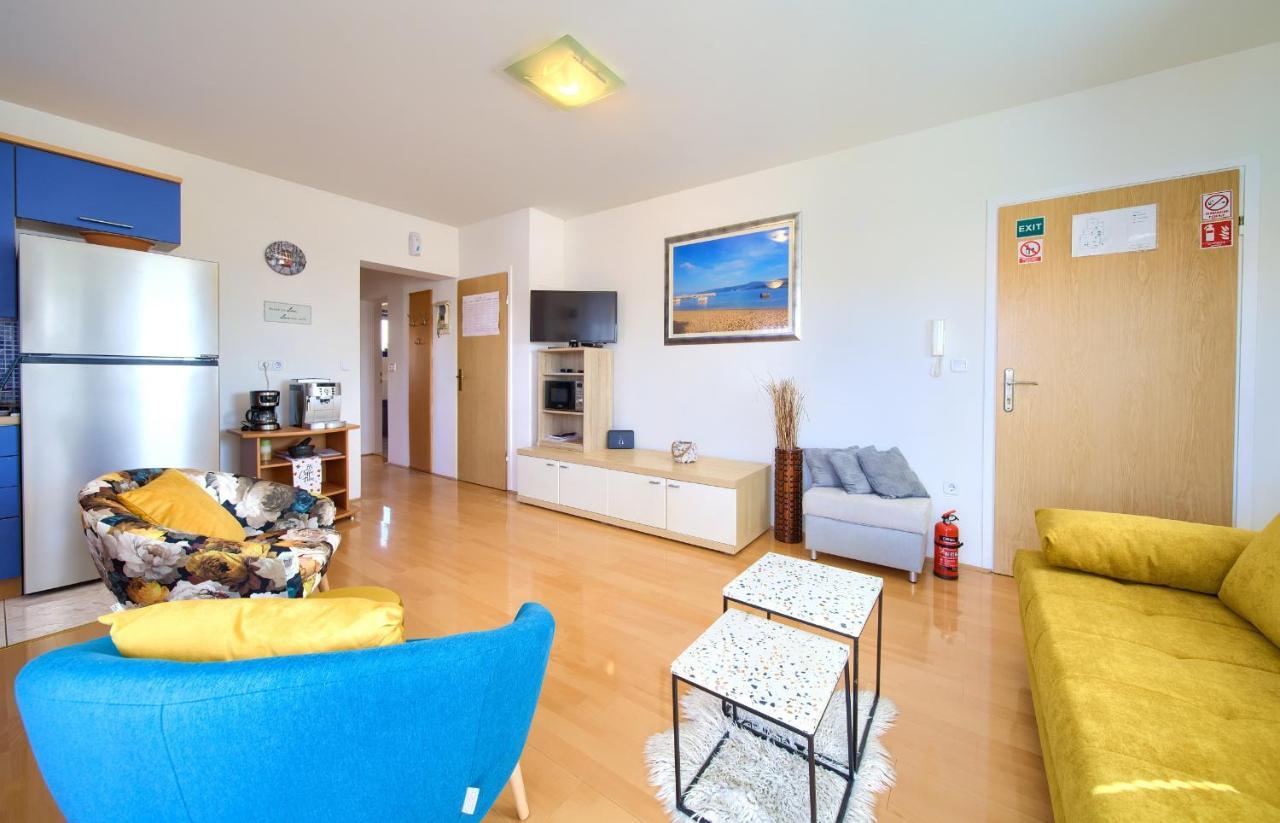 Apartman Noel Krk Town Exterior photo