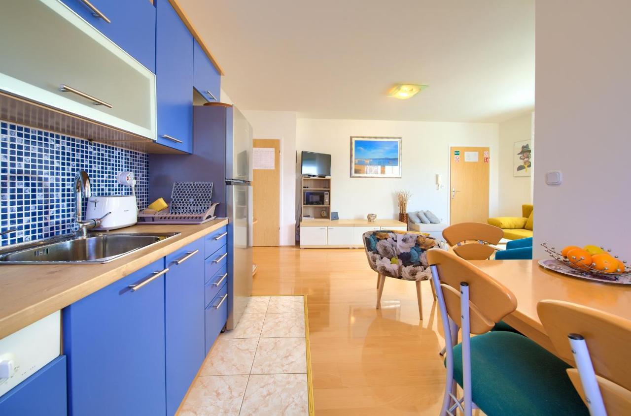 Apartman Noel Krk Town Exterior photo